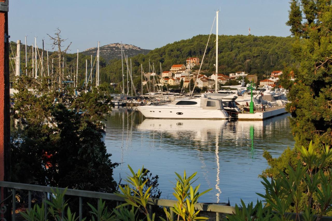 Villa Luna Sutomiscica Екстериор снимка
